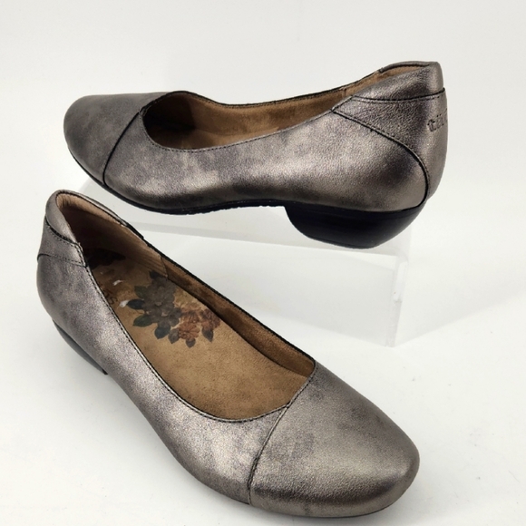 TAOS DUBUT Elegant Metallic Women's Flats - Picture 1 of 7